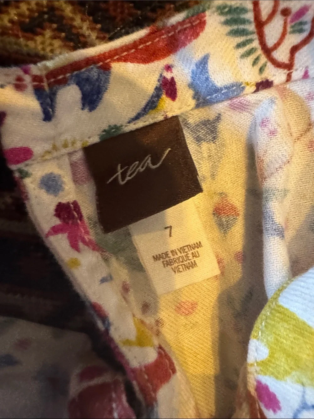 Tea Collection White Floral Peplum Top with Blue Leggings
